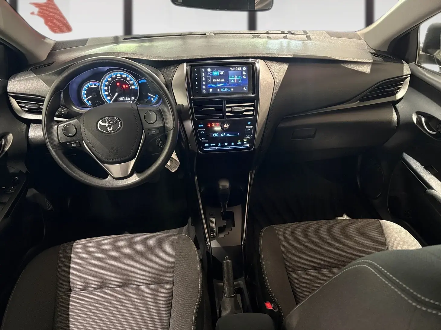 galeria Yaris Sedan