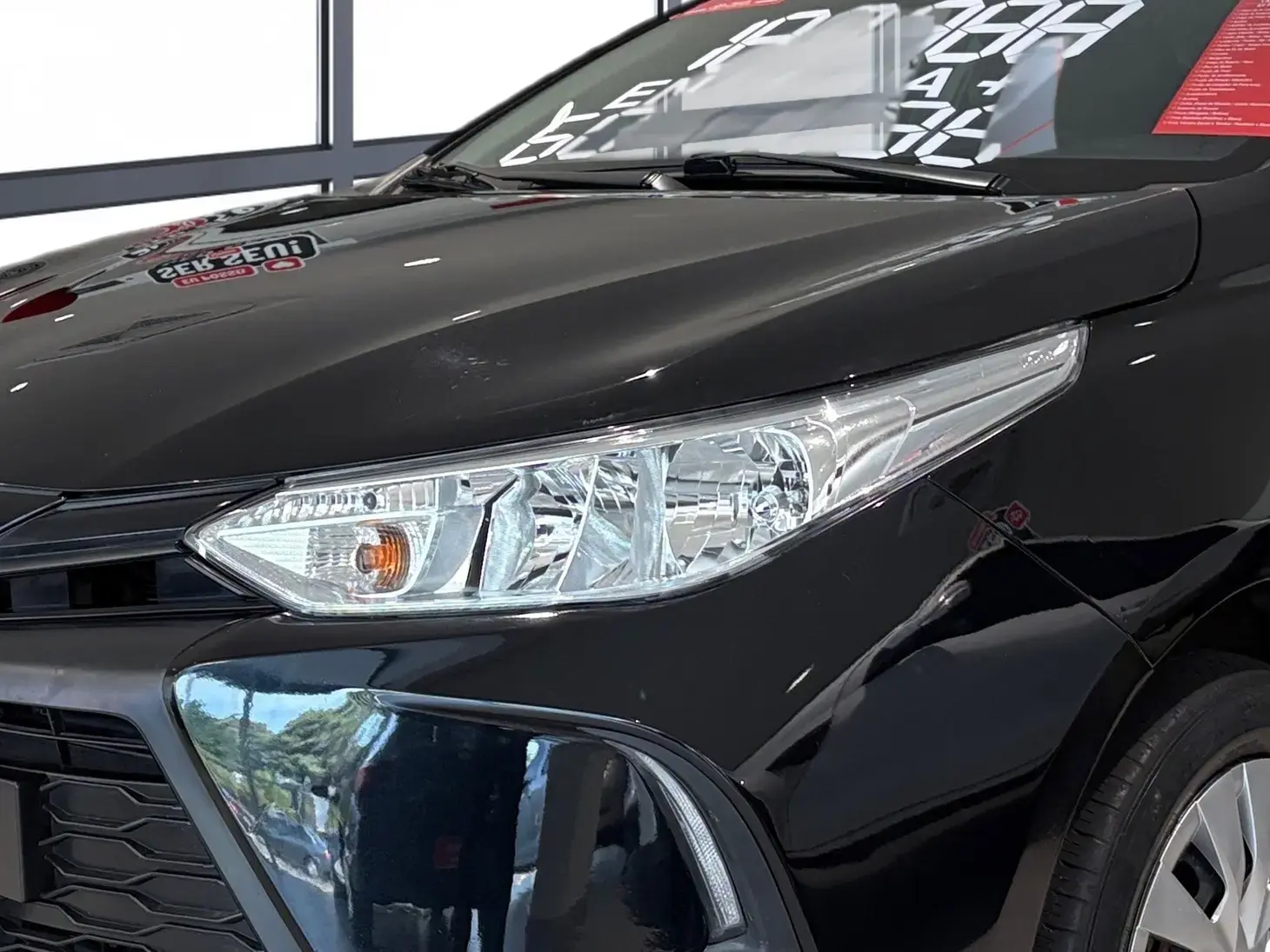 galeria Yaris Sedan