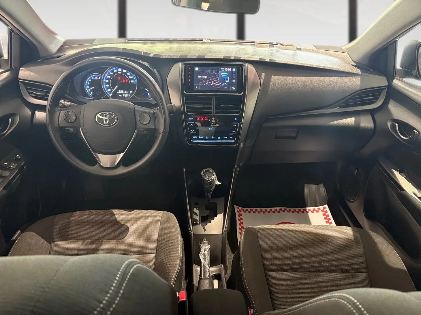 galeria Yaris Sedan