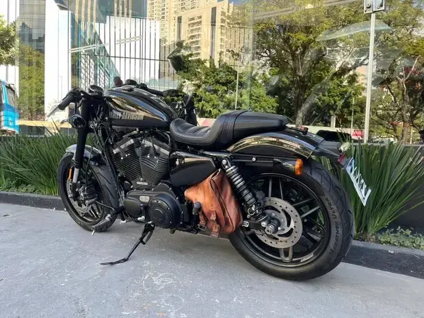 Harley Davidson Sportster 1200 Roadster