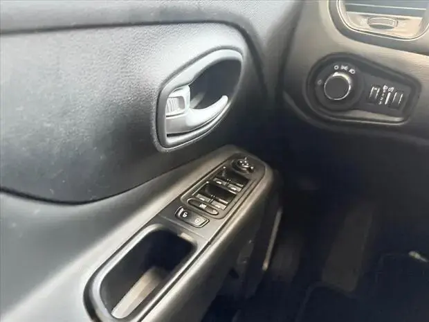 Jeep RENEGADE 1.3 T270 TURBO FLEX LONGITUDE AT6