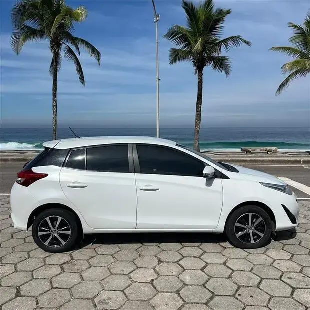 Toyota YARIS 1.5 16V FLEX XS CONNECT MULTIDRIVE