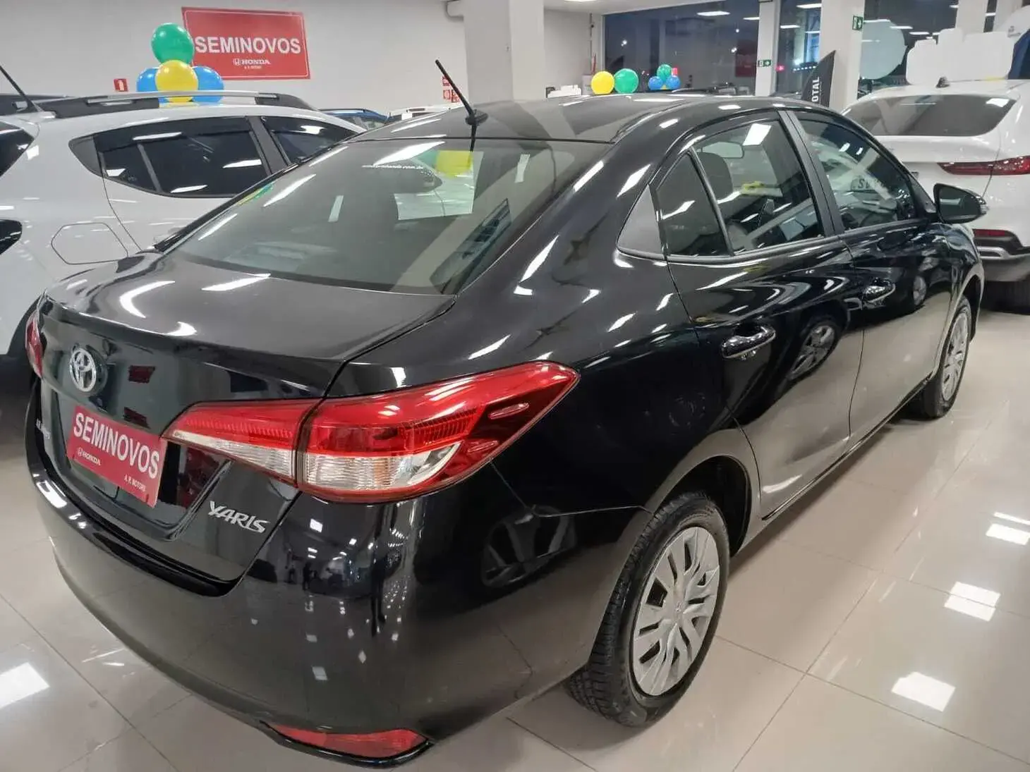 galeria Yaris Sedan