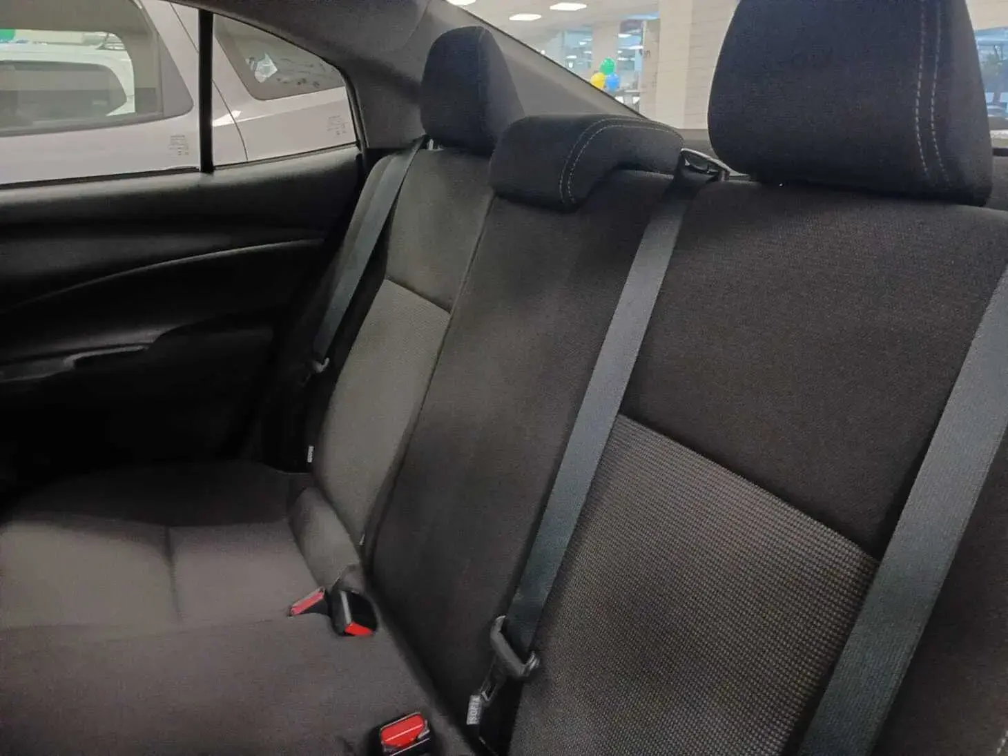 galeria Yaris Sedan