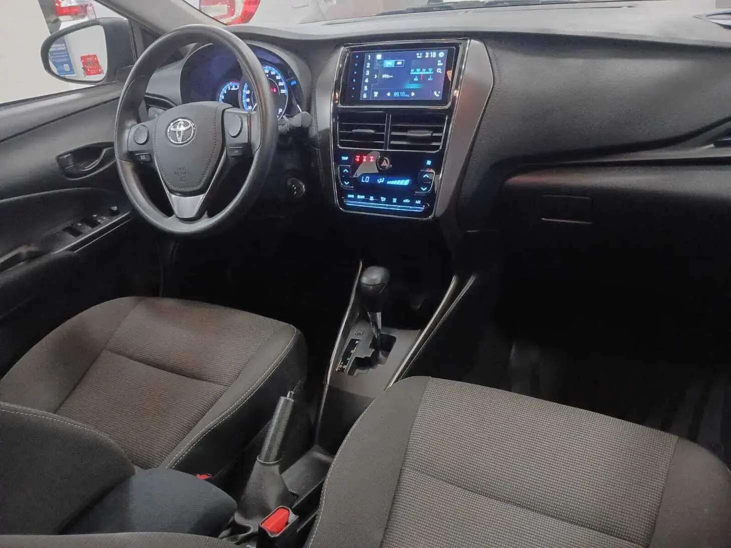galeria Yaris Sedan