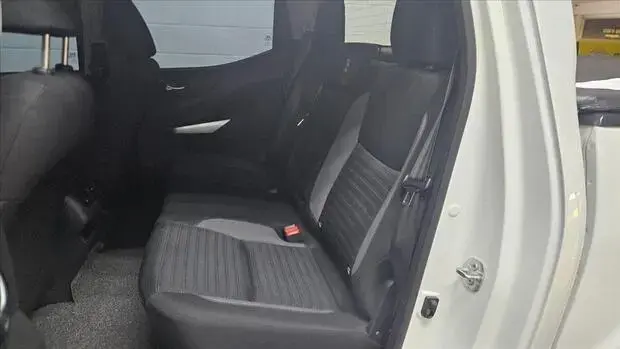 Nissan FRONTIER 2.3 16V TURBO DIESEL SE CD 4X4 AUTOMÁTICO