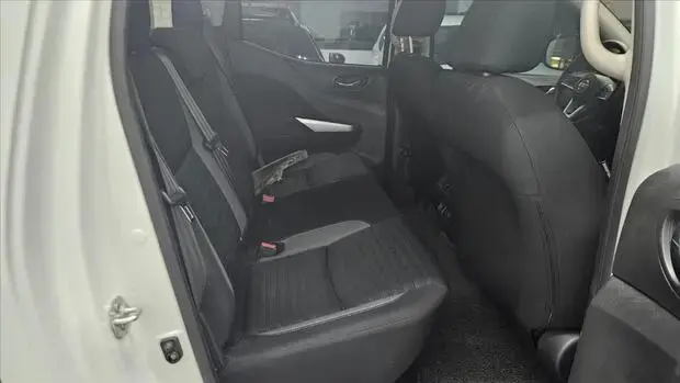 Nissan FRONTIER 2.3 16V TURBO DIESEL SE CD 4X4 AUTOMÁTICO