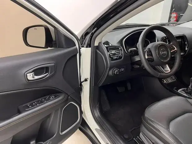 Jeep Compass 2.0 Limited High Tech (Aut) (Flex)