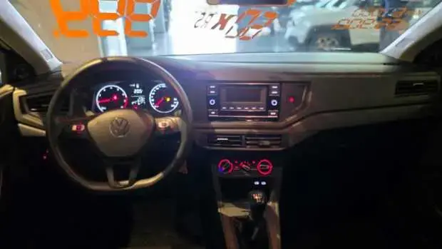 Volkswagen Polo Track 1.0 Flex 12V 5p