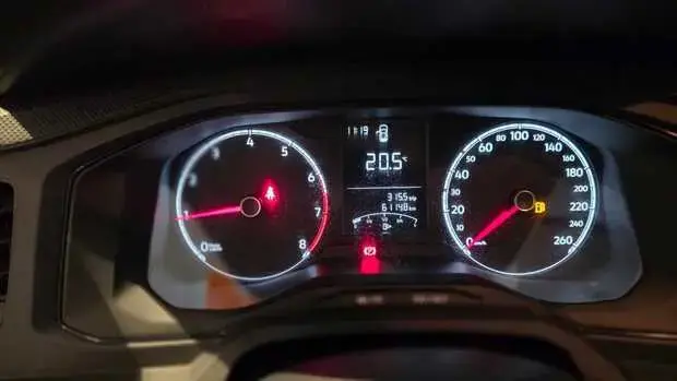 Volkswagen Polo Track 1.0 Flex 12V 5p