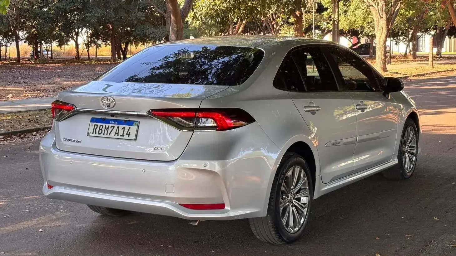 galeria TOYOTA COROLLA XEI 2.0