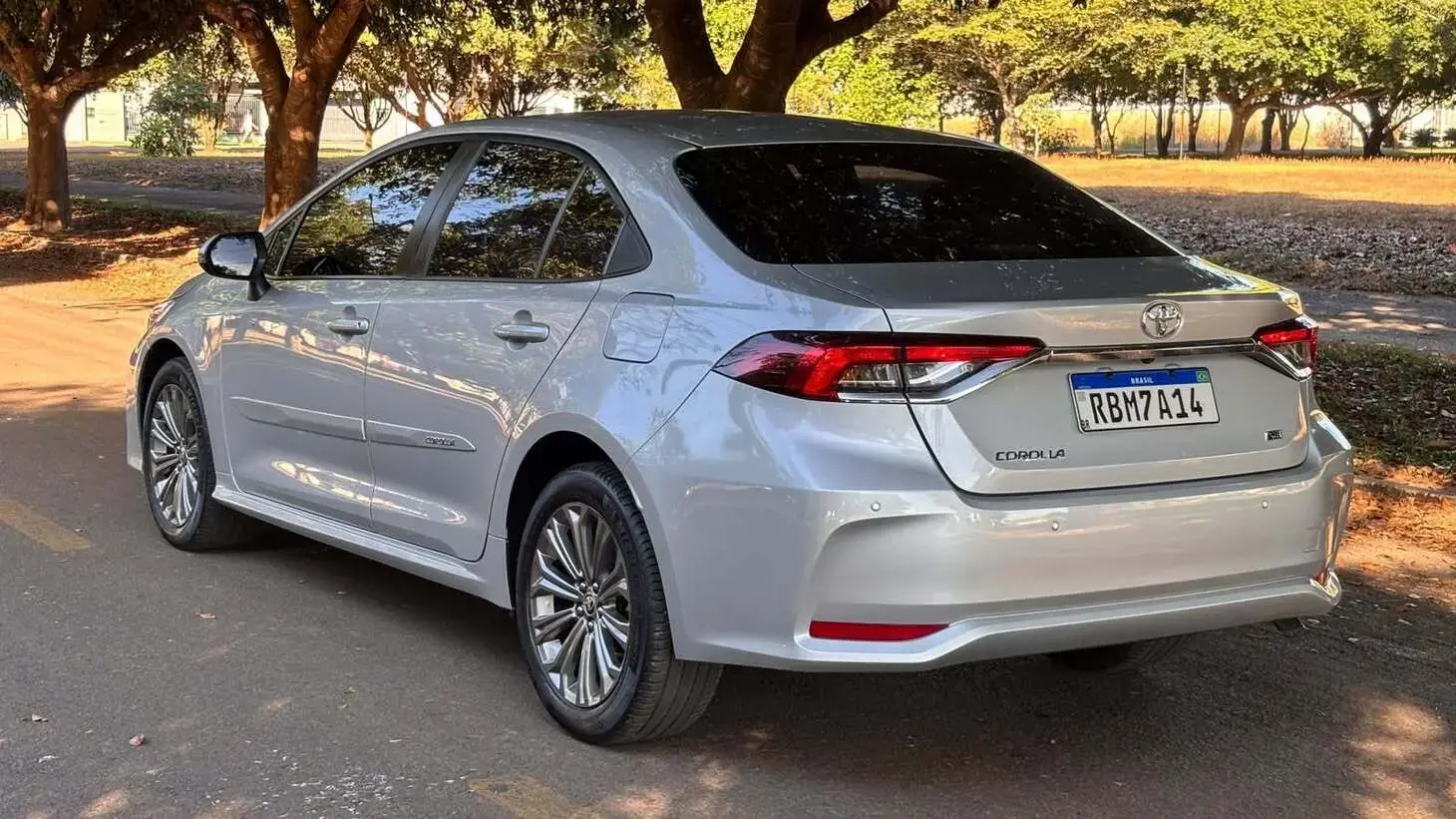 galeria TOYOTA COROLLA XEI 2.0