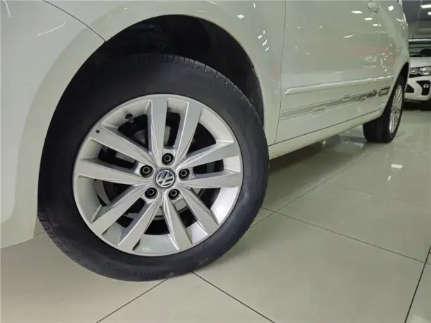 Volkswagen FOX 1.6 MSI TOTAL FLEX CONNECT 4P MANUAL