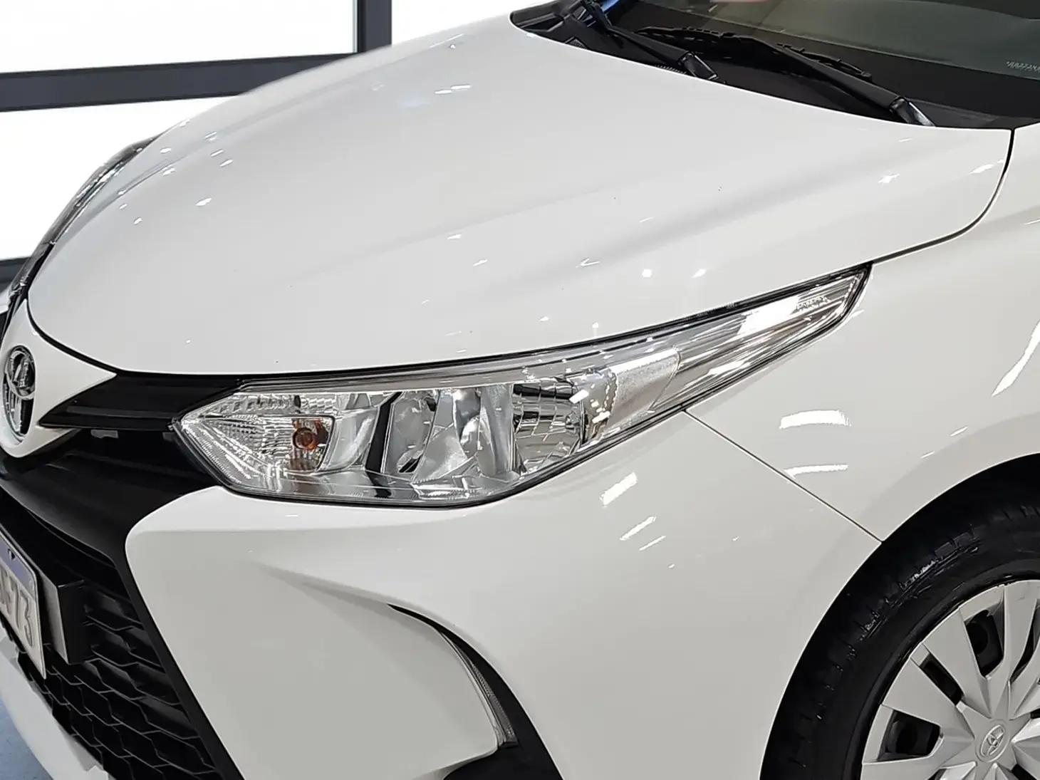 galeria Yaris Sedan