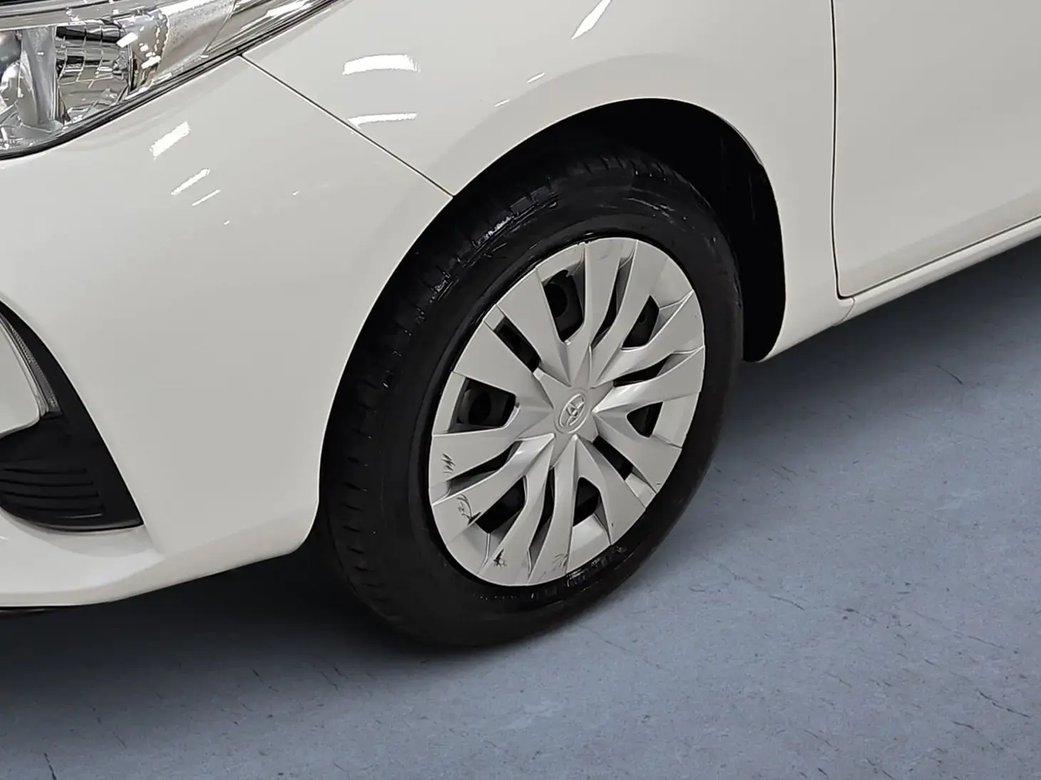 galeria Yaris Sedan