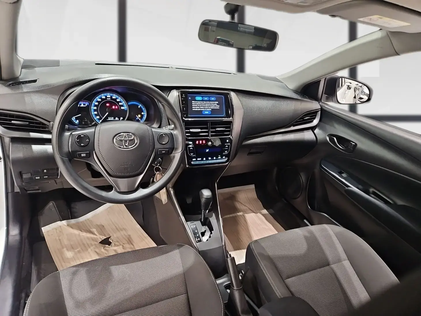 galeria Yaris Sedan