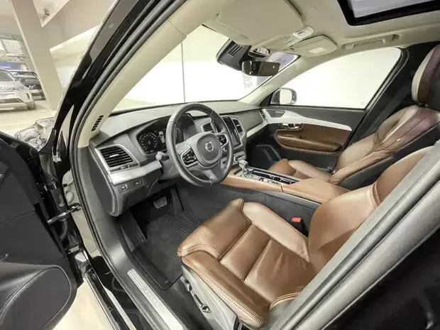 Volvo XC90 2.0 T6 Momentum AWD