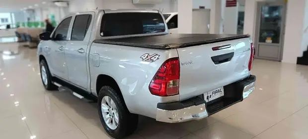 Toyota HILUX 2.8 SR 4X4 CD 16V DIESEL 4P AUTOMÁTICO