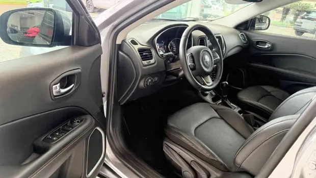 Jeep COMPASS 2.0 16V DIESEL LONGITUDE 4X4 AUTOMÁTICO