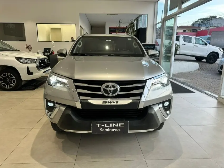 galeria HILUX SW4