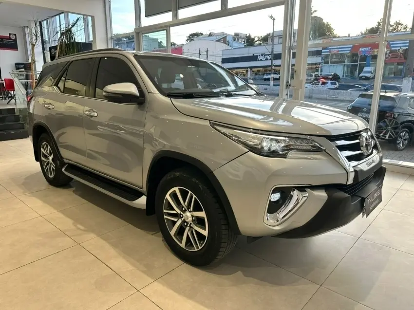galeria HILUX SW4