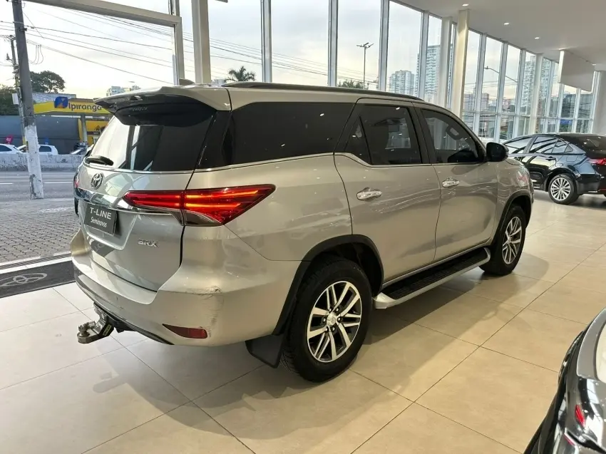 galeria HILUX SW4