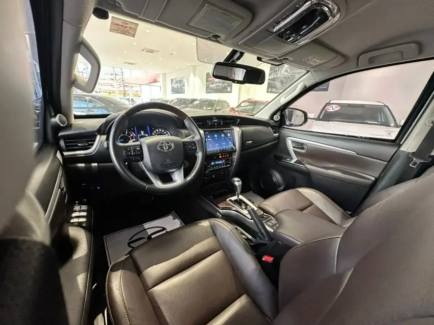 galeria HILUX SW4