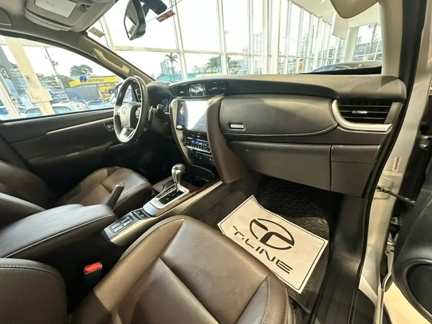 galeria HILUX SW4
