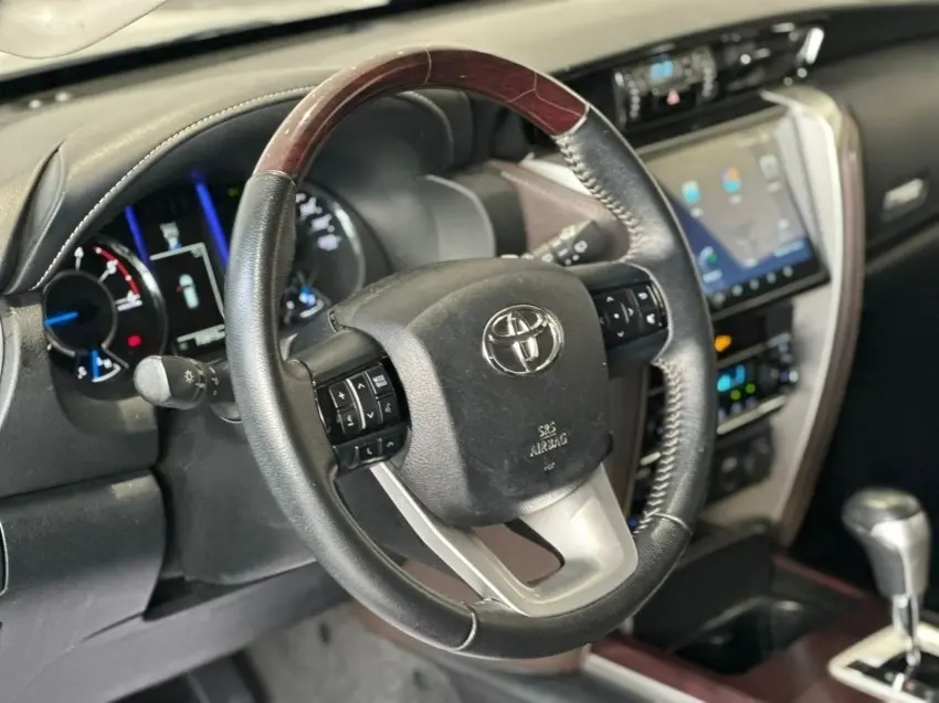 galeria HILUX SW4