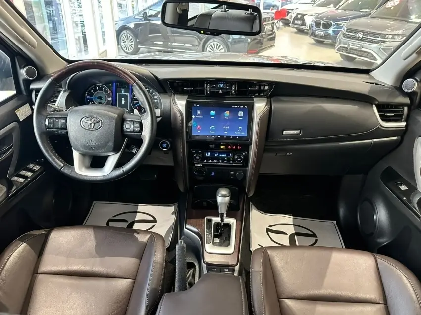 galeria HILUX SW4