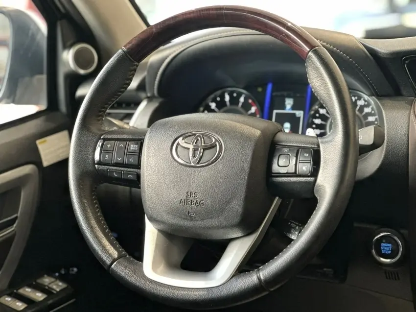 galeria HILUX SW4