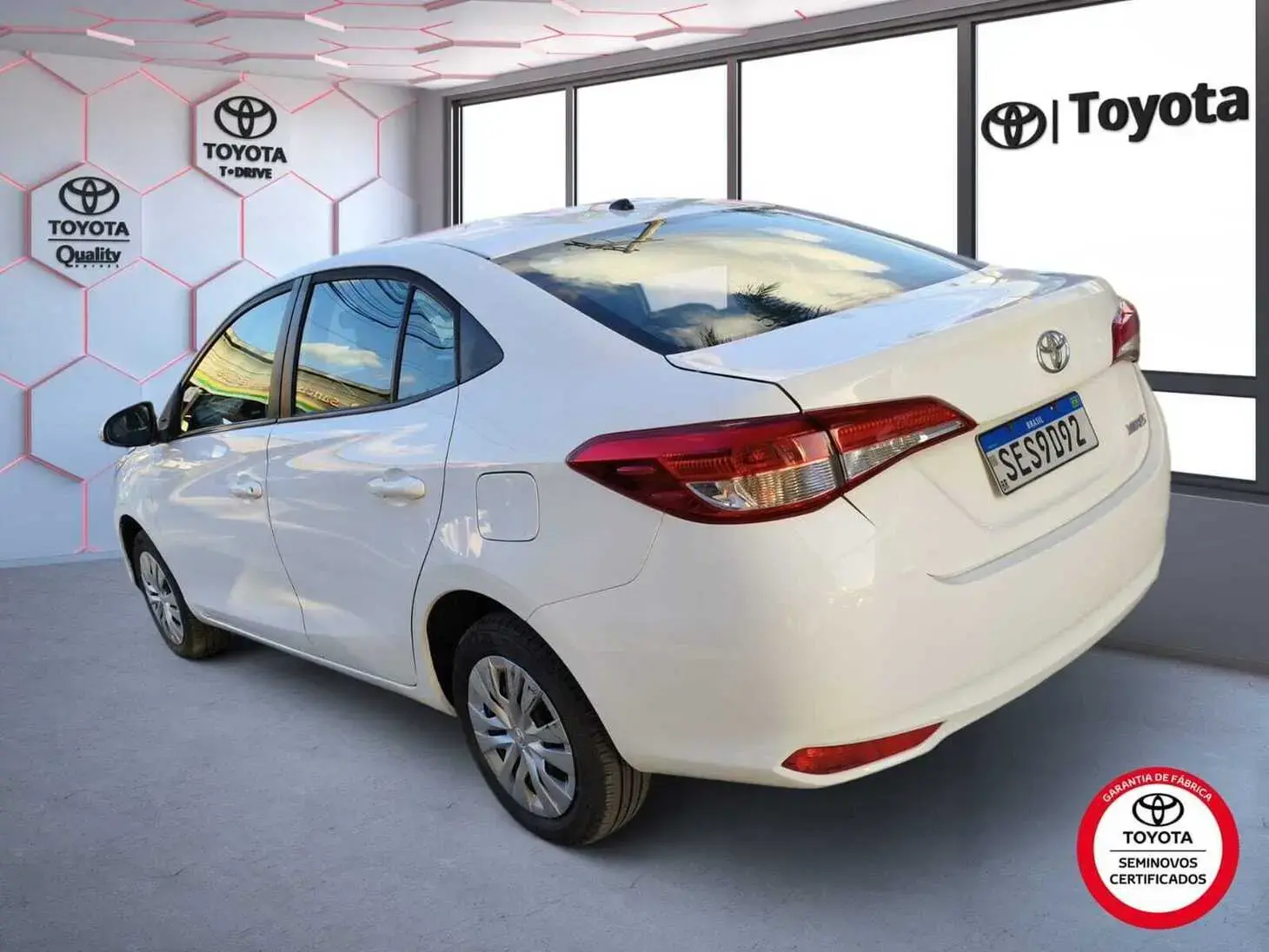 galeria Yaris Sedan