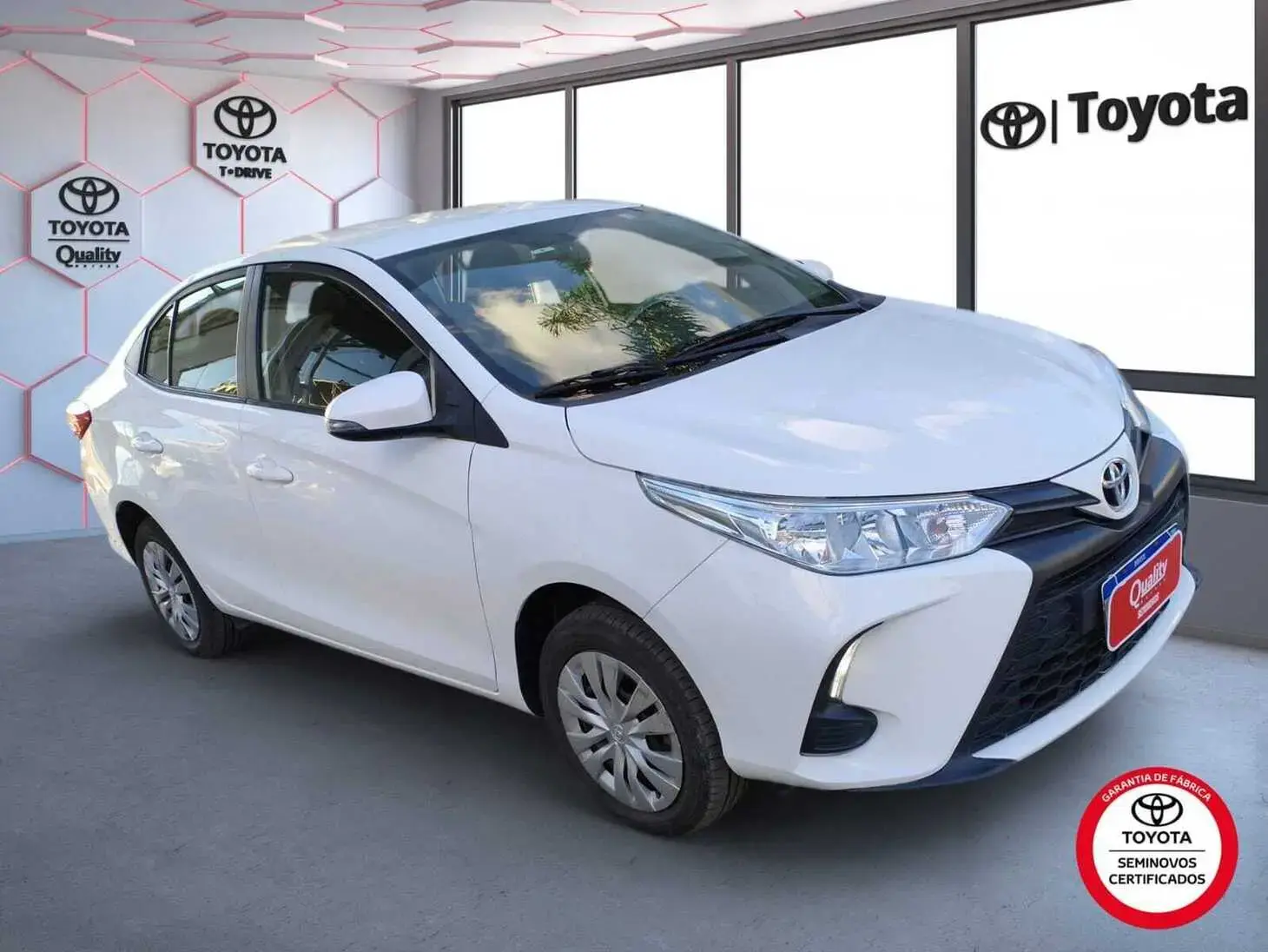 galeria Yaris Sedan