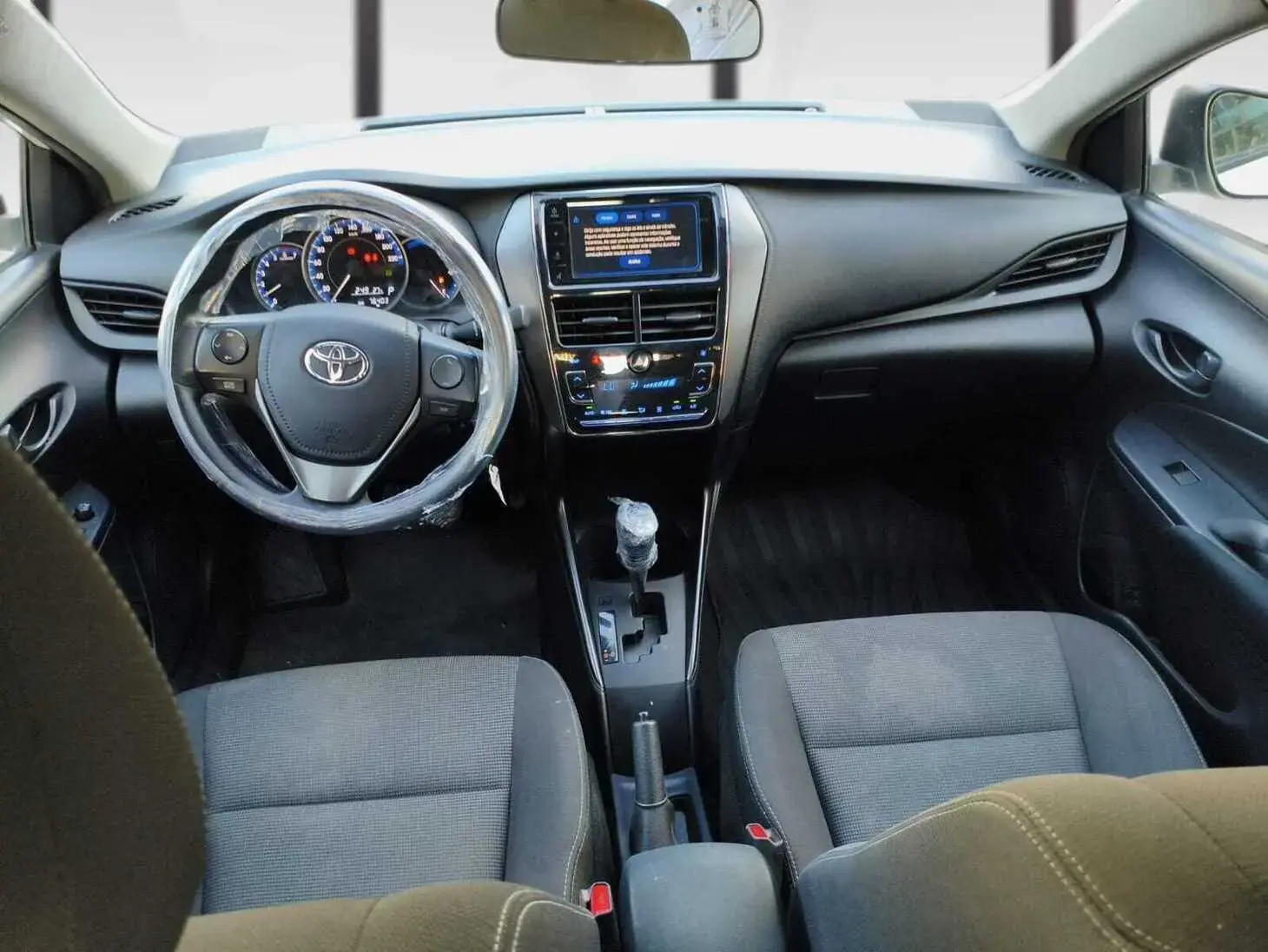 galeria Yaris Sedan