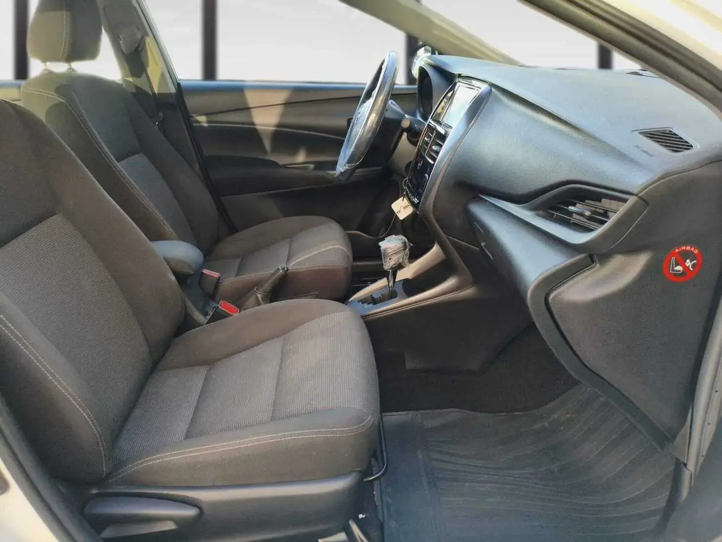 galeria Yaris Sedan