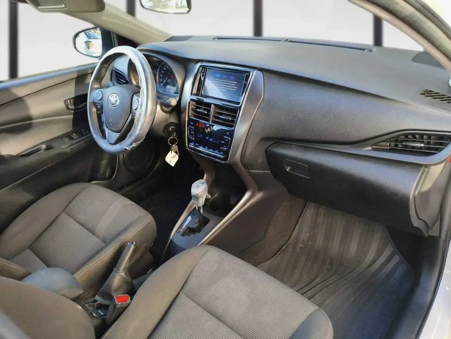 galeria Yaris Sedan
