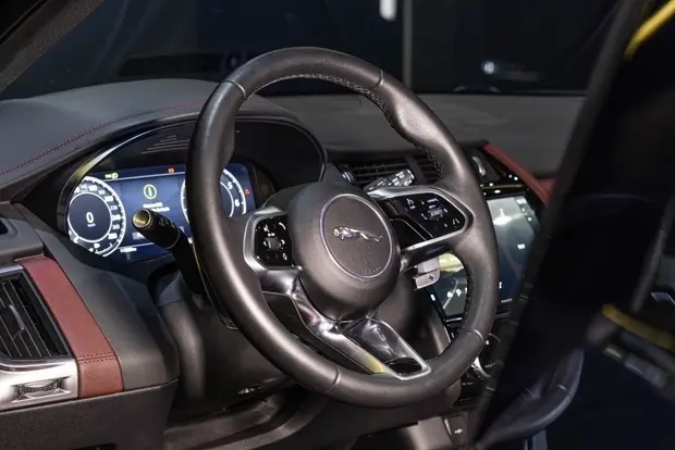 Jaguar E-PACE 2.0 16V P250 FLEX R-DYNAMIC SE AWD AUTOMÁTICO