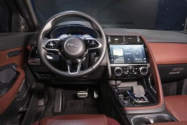 Jaguar E-PACE 2.0 16V P250 FLEX R-DYNAMIC SE AWD AUTOMÁTICO