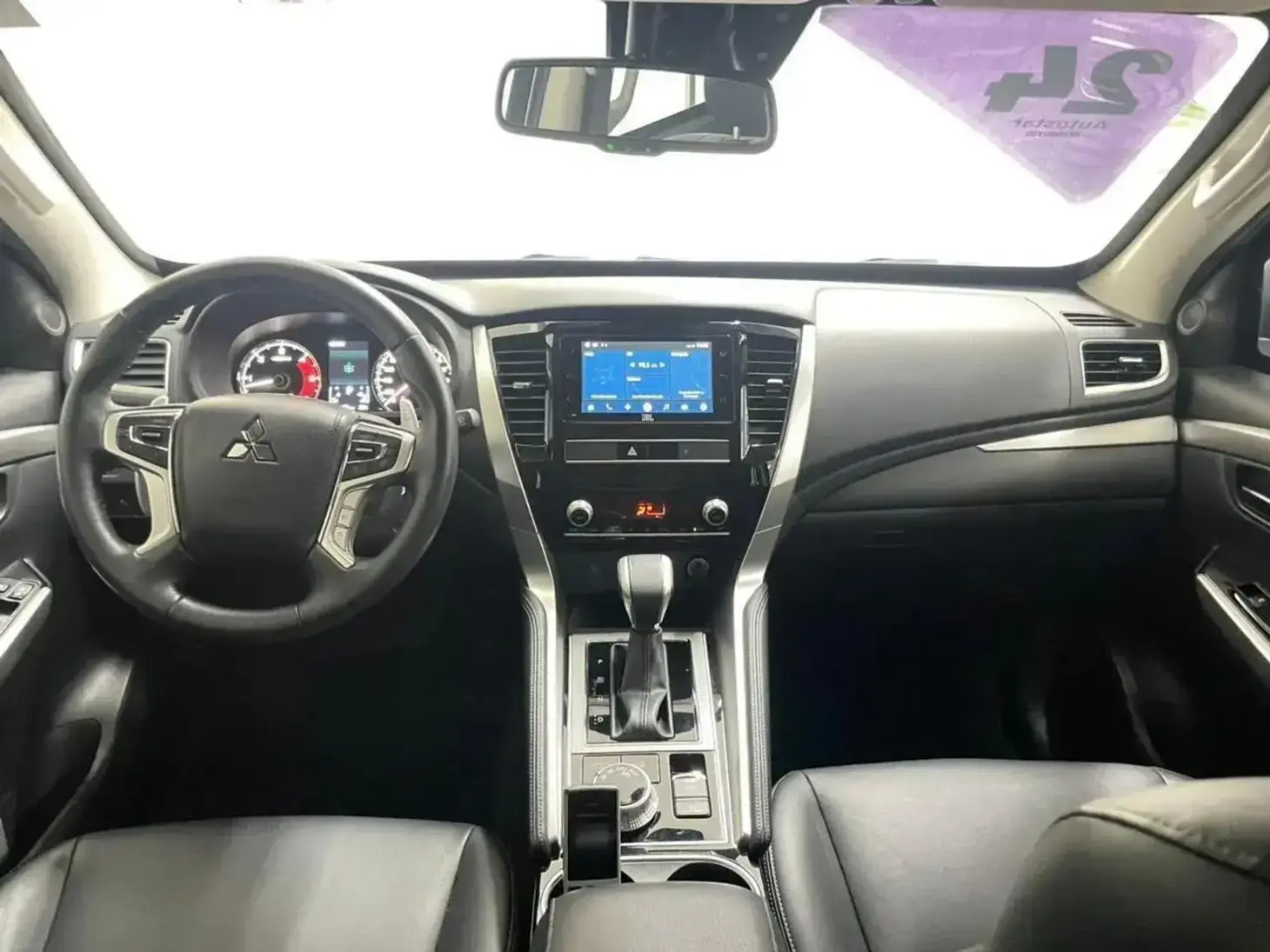 galeria Pajero Sport