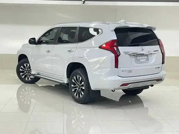 Mitsubishi Pajero Sport HPE 2.4