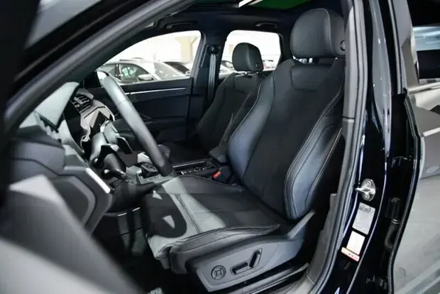 Audi Q3 Performance Black 2.0