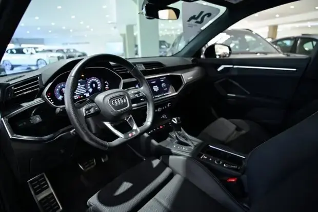 Audi Q3 Performance Black 2.0