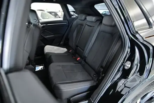 Audi Q3 Performance Black 2.0