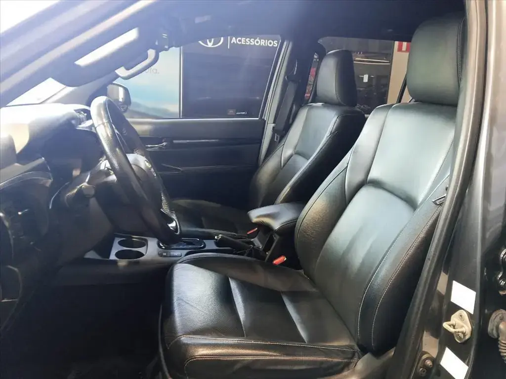 galeria HILUX