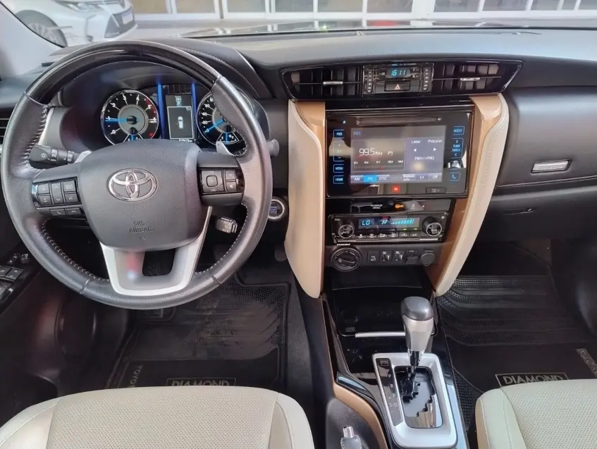 galeria HILUX SW4