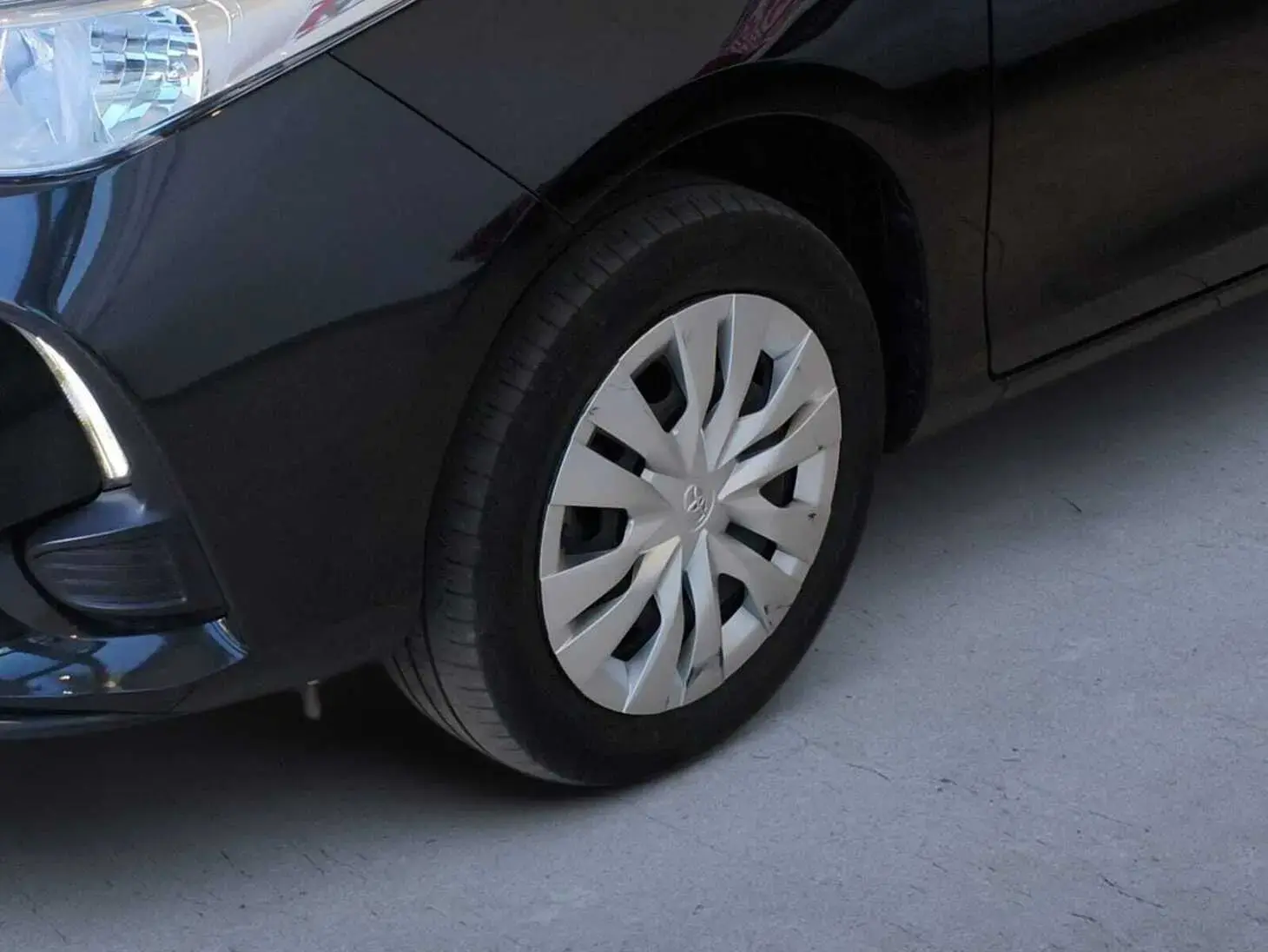 galeria Yaris Sedan