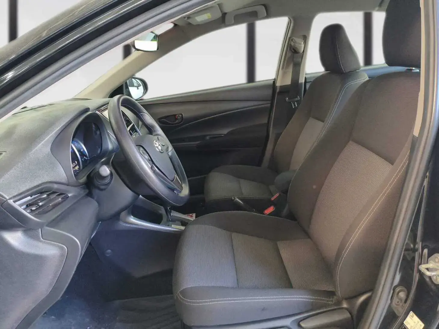 galeria Yaris Sedan