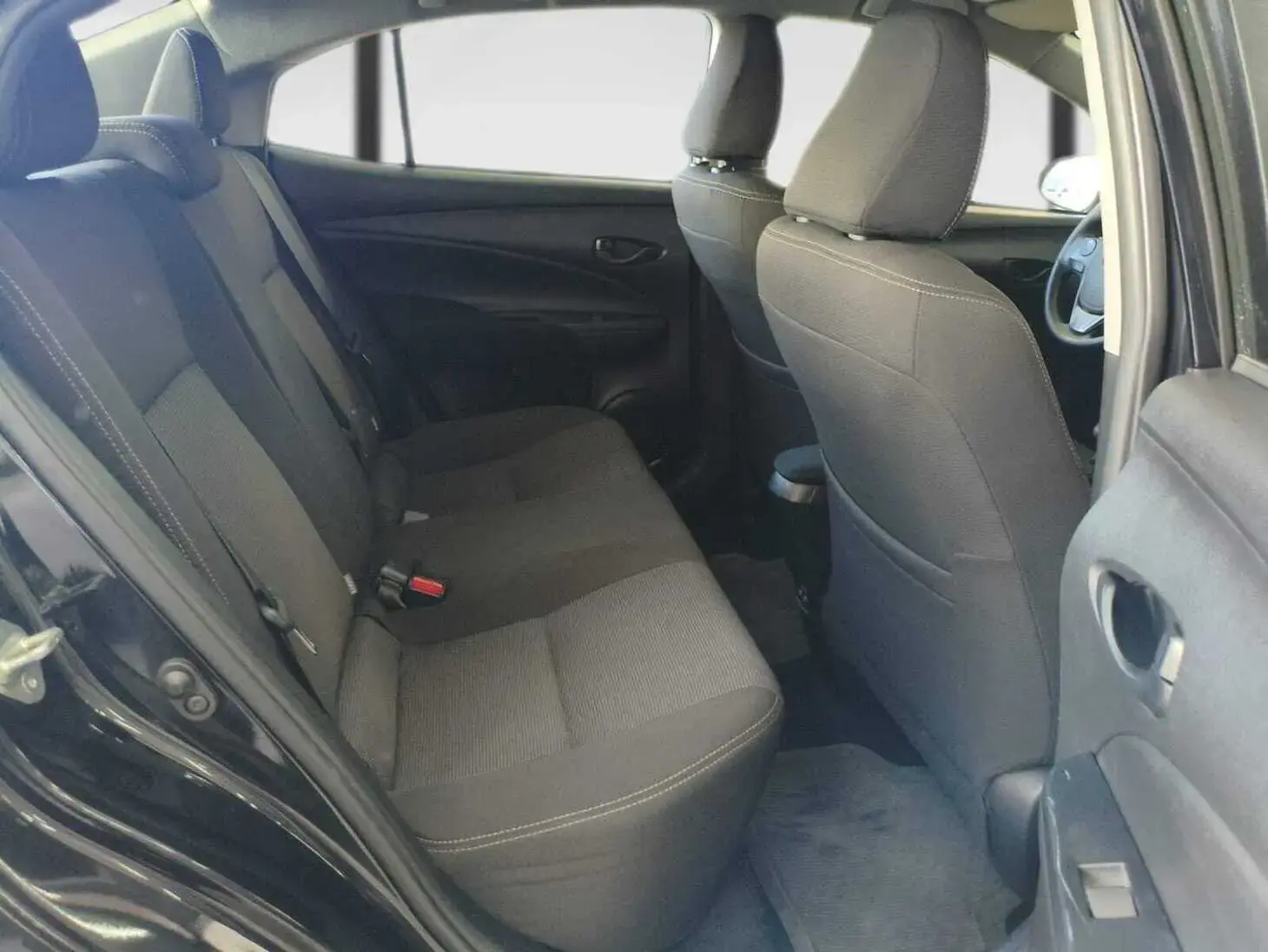 galeria Yaris Sedan
