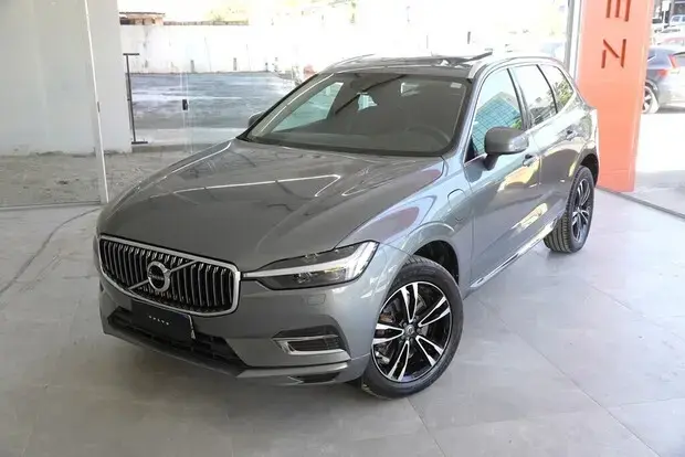 Volvo XC60 2.0 T8 HYBRID MOMENTUM AWD GEARTRONIC