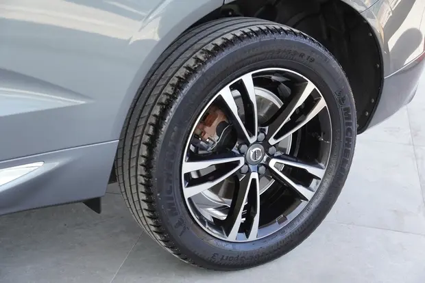 Volvo XC60 2.0 T8 HYBRID MOMENTUM AWD GEARTRONIC